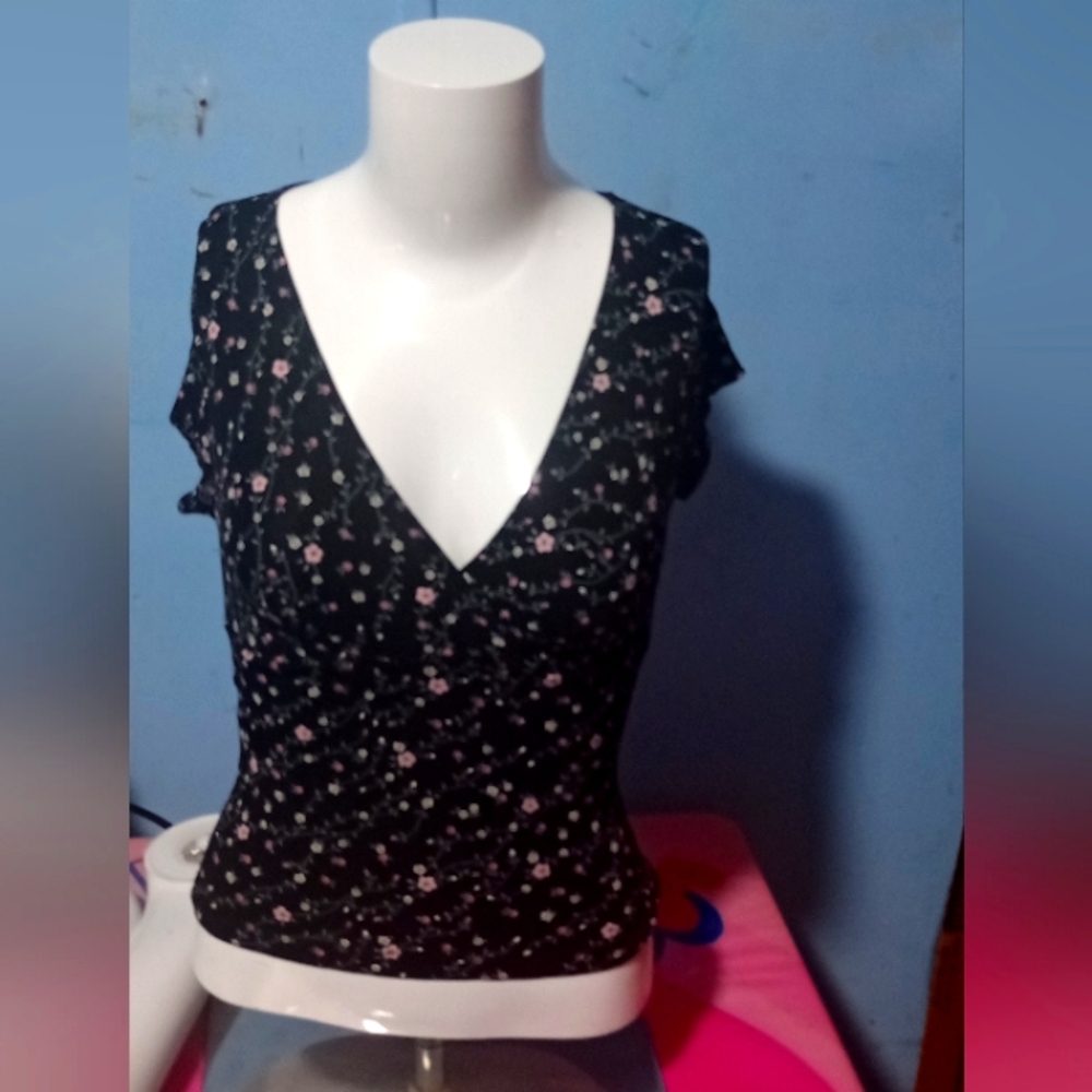 Diamonds top black with flower patterns